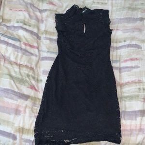 Black lace sleeveless dress